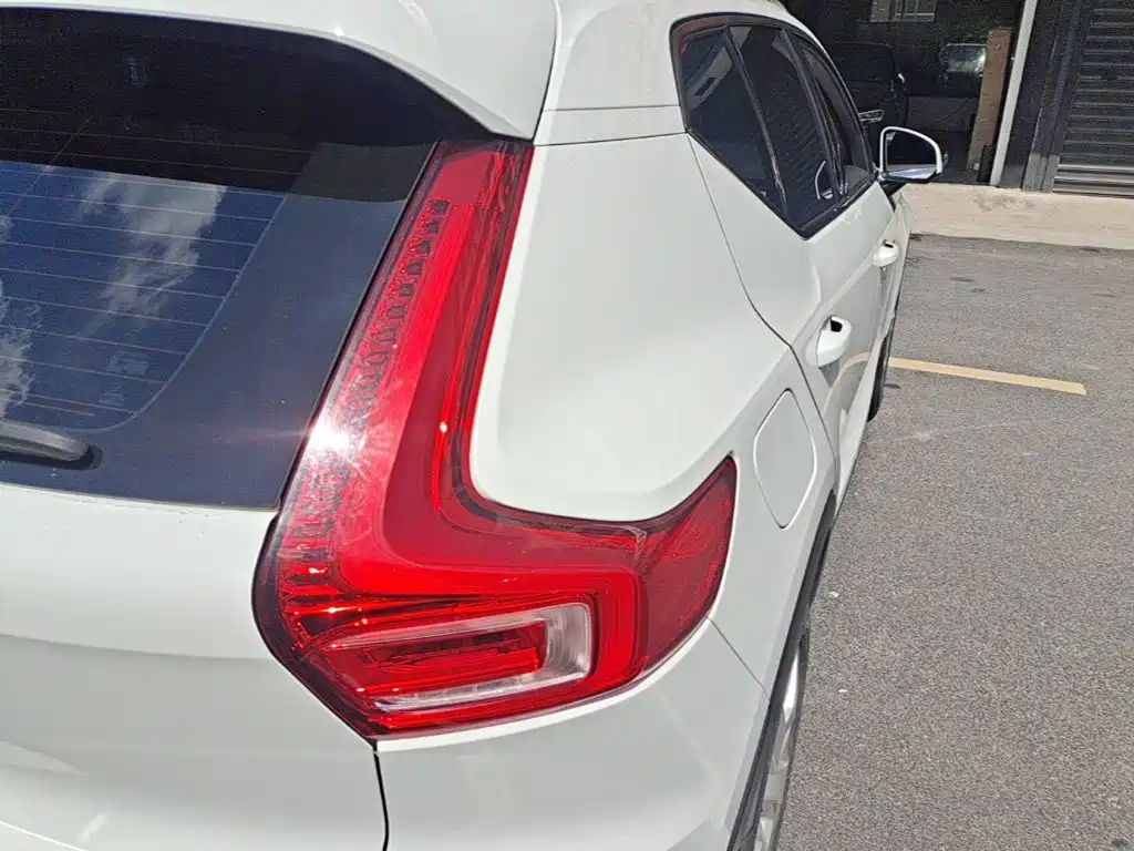 Volvo XC40 — миниатюра 8