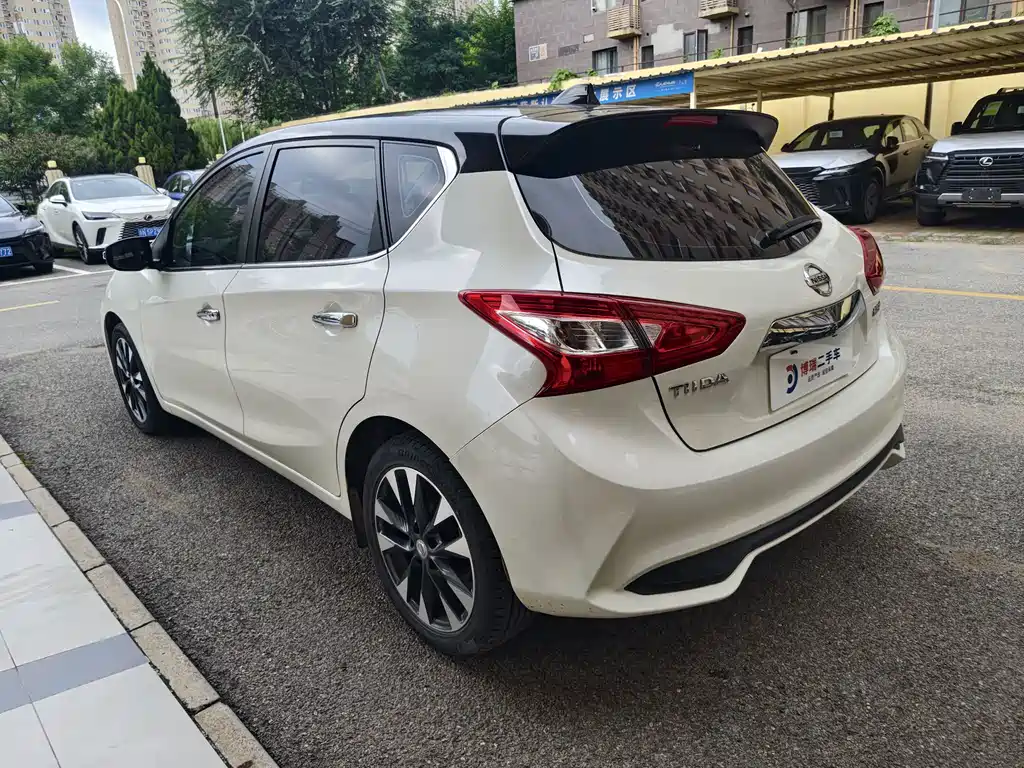 Nissan Tiida — миниатюра 4