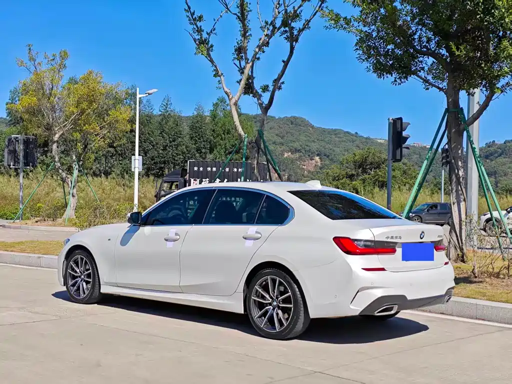 BMW 3 Series — миниатюра 3