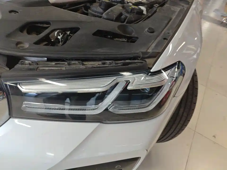 BMW 5 Series — миниатюра 7