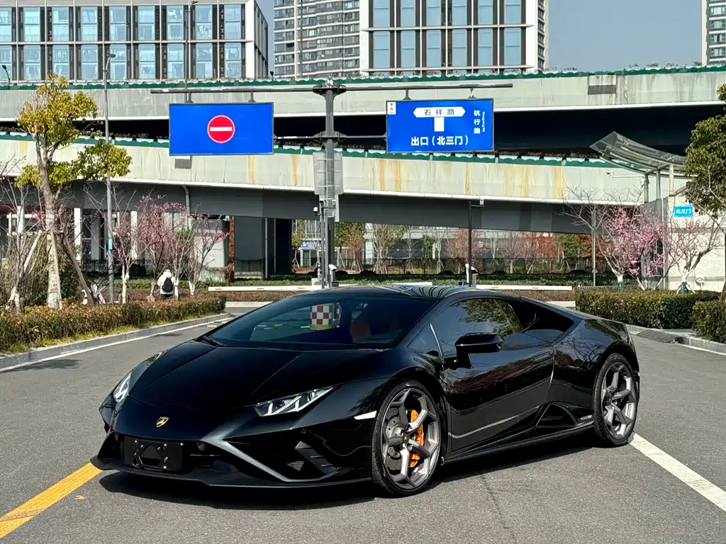 LAMBORGHINI HURACÁN