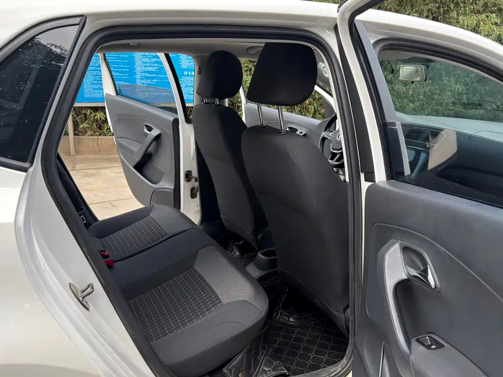 Volkswagen Polo — миниатюра 13