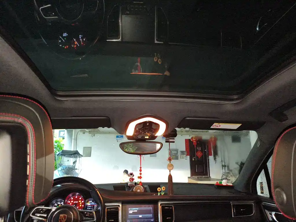 Porsche Macan — миниатюра 9