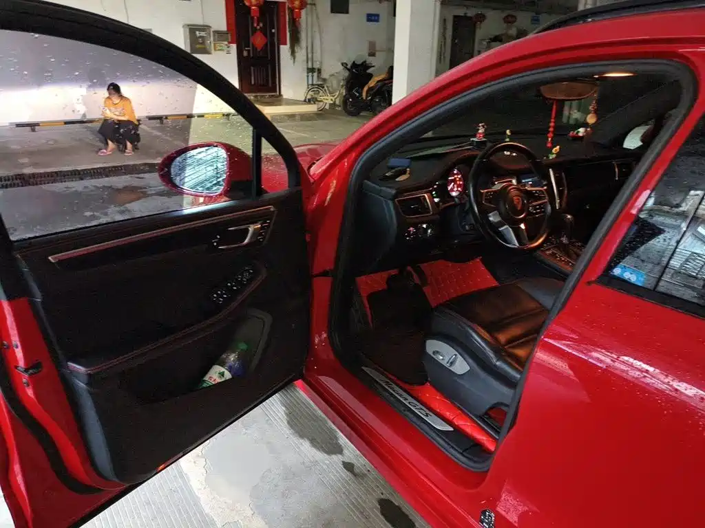 Porsche Macan — миниатюра 14