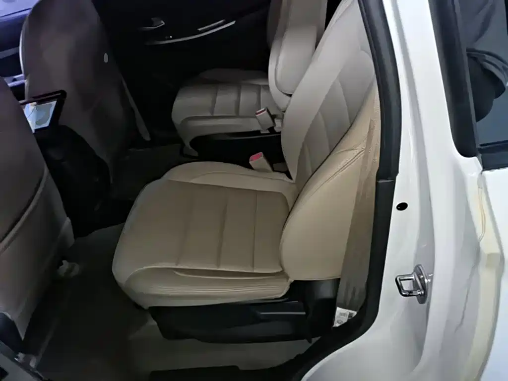 Wuling Hongguang — миниатюра 17