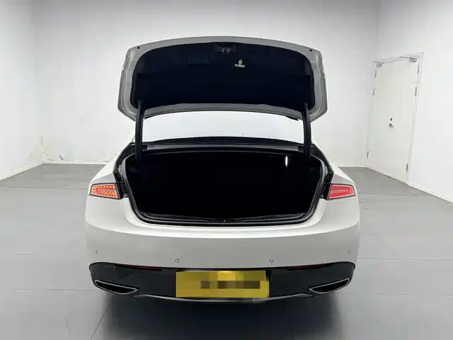 Lincoln MKZ — миниатюра 16