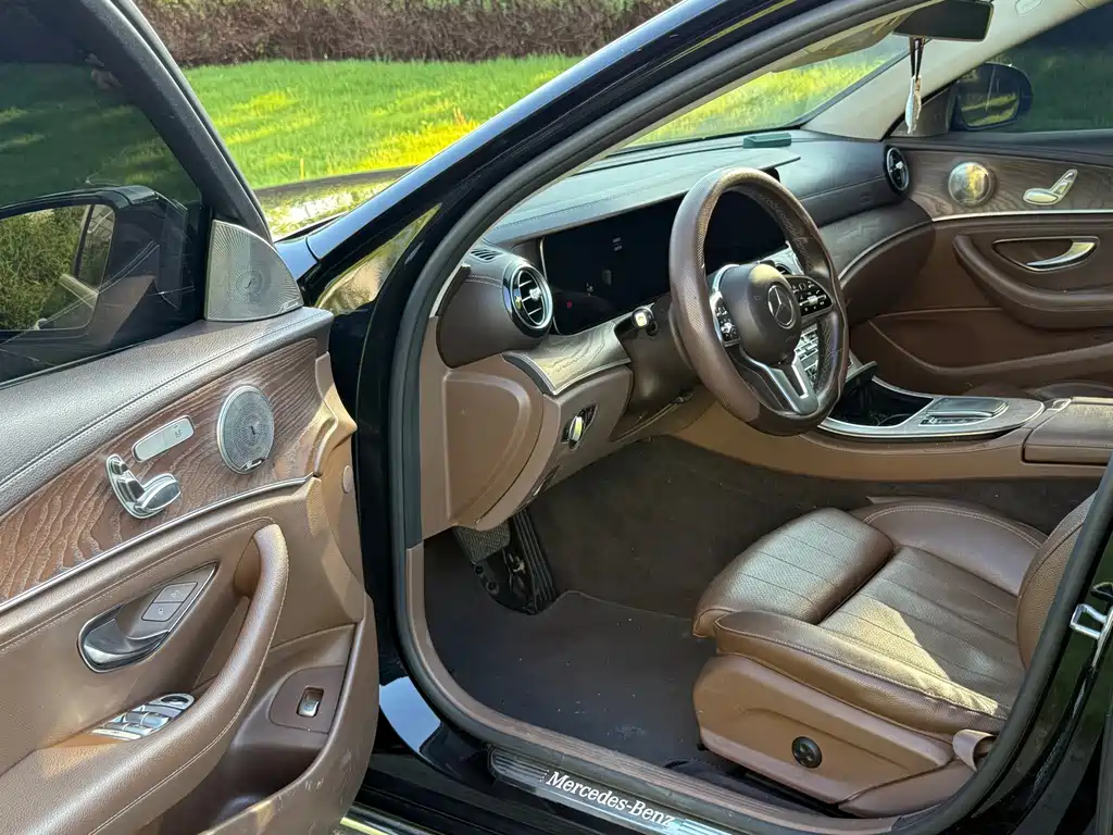 Mercedes-Benz E-Class — миниатюра 4