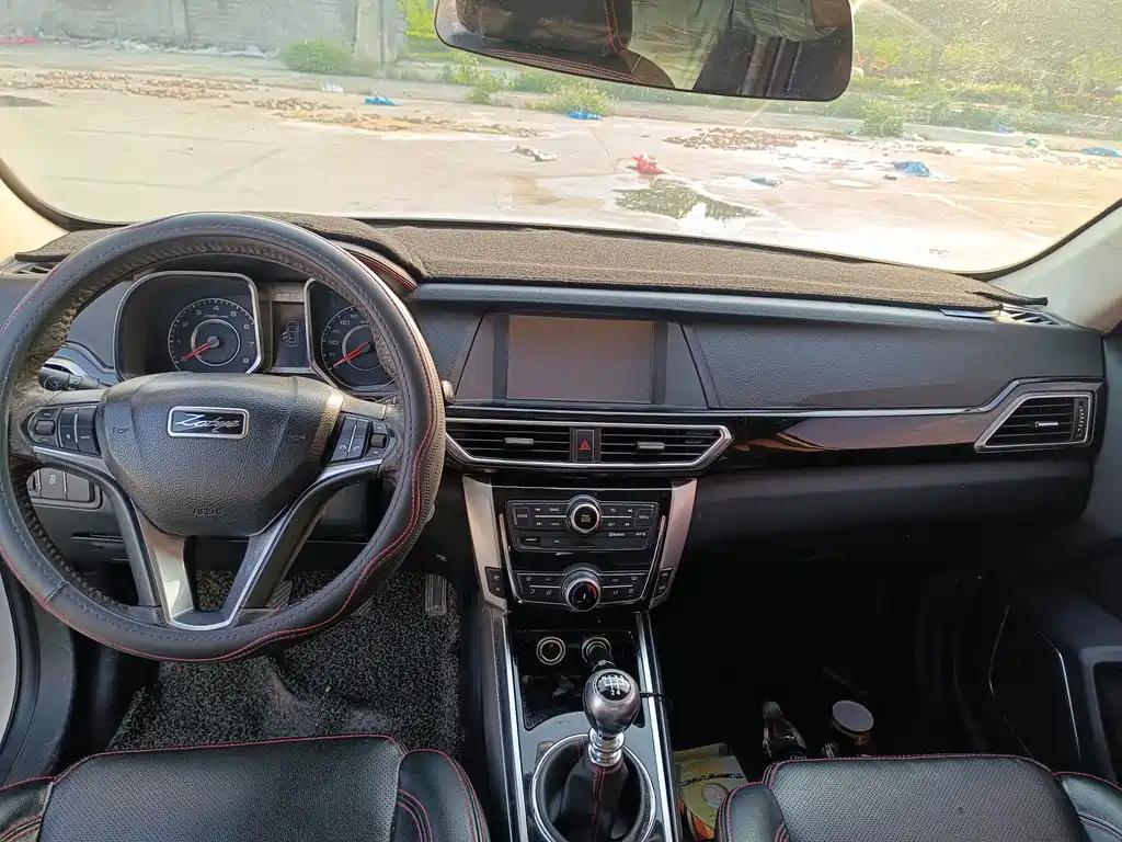 Zotye X5 2015 1.5T MT Luxury IV