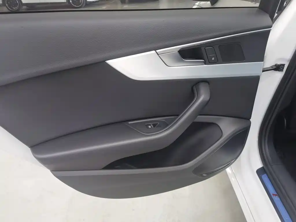 Audi A4L — миниатюра 14