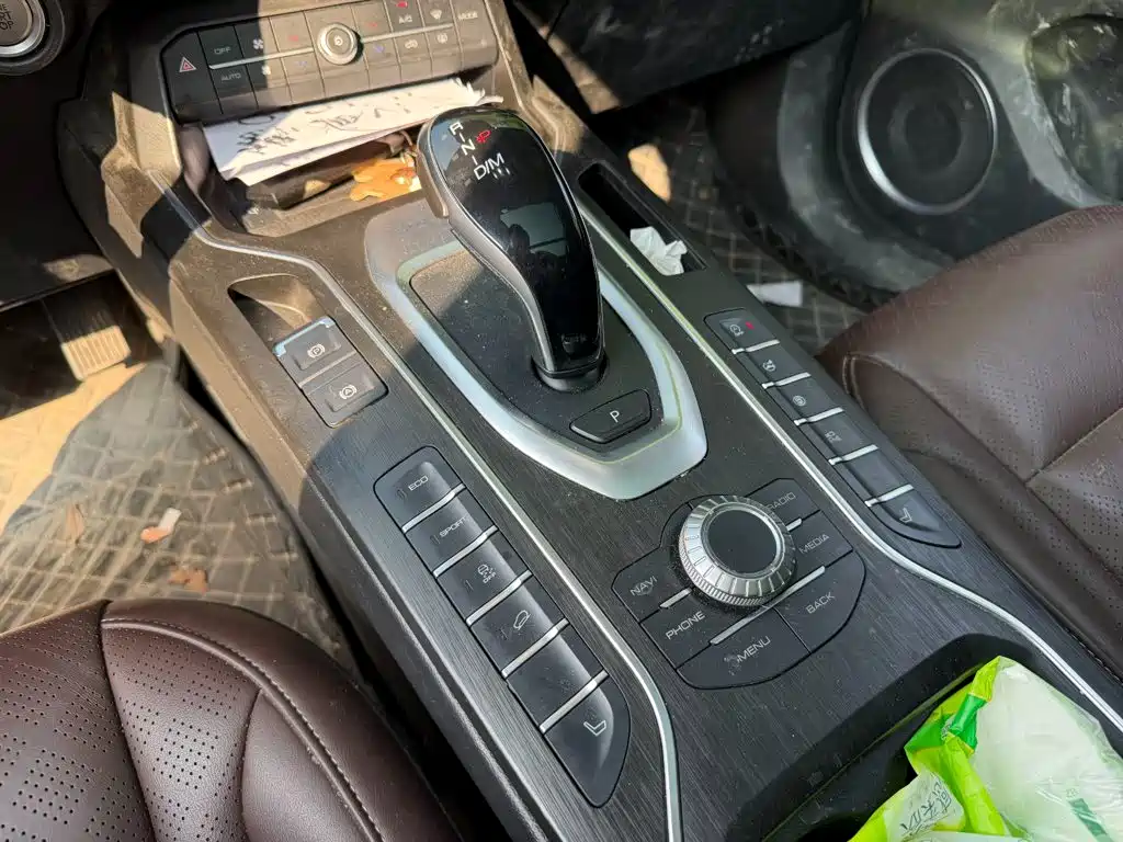 Wey Wey VV6 — миниатюра 9