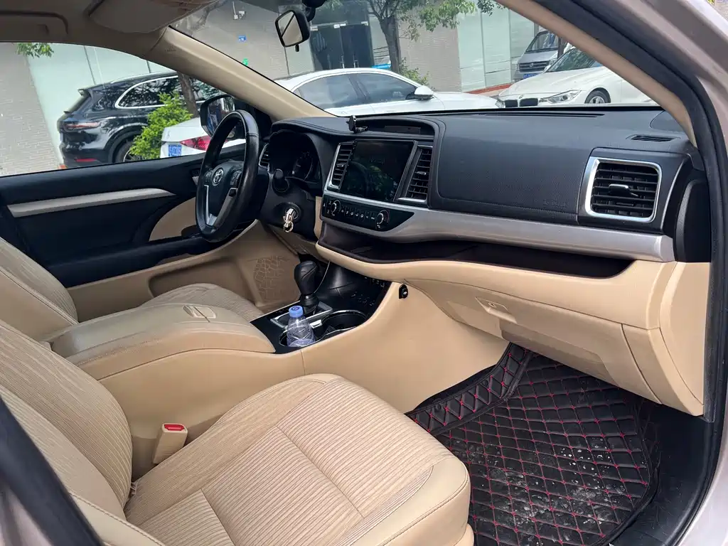 Toyota Highlander — миниатюра 8