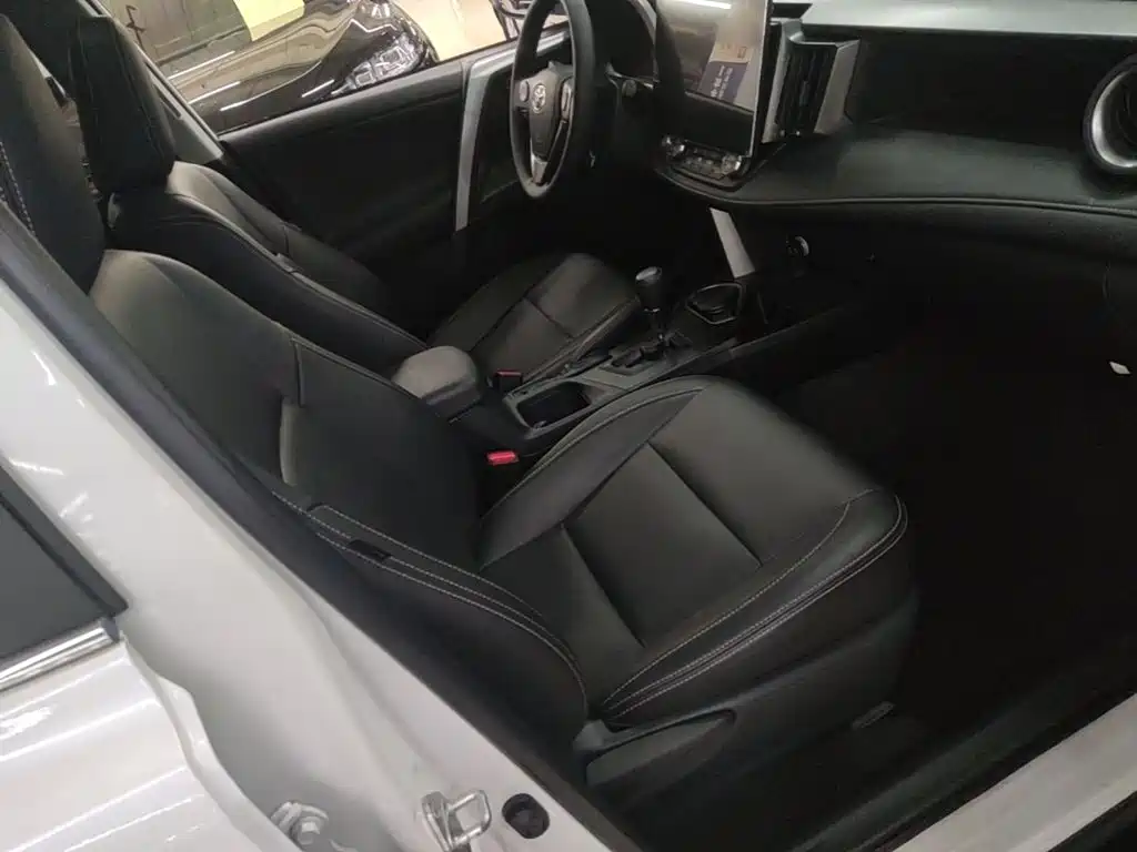 Toyota RAV4 — миниатюра 25
