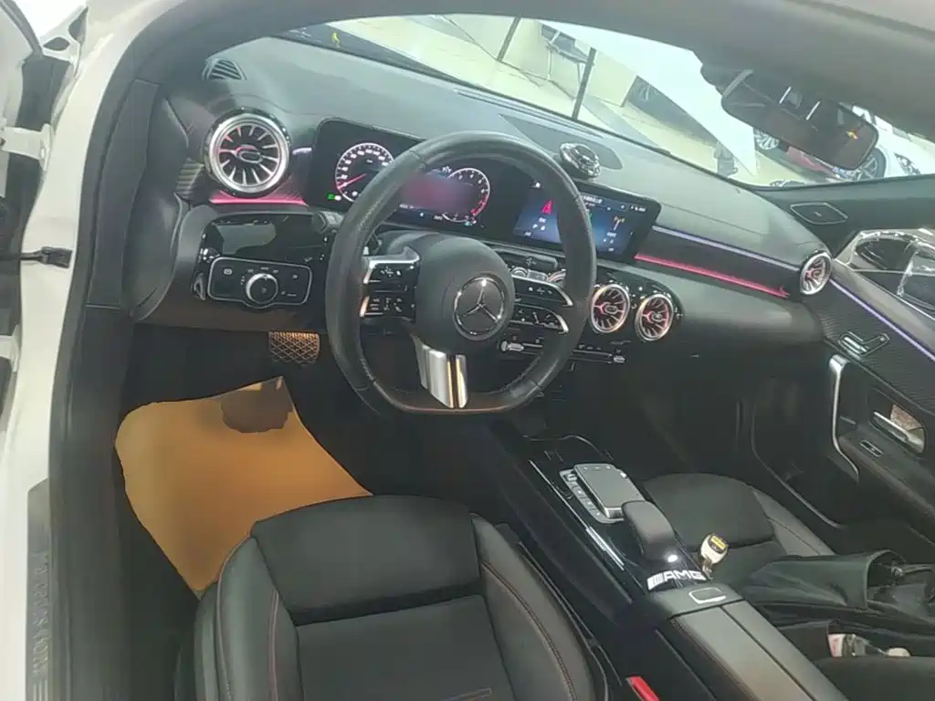 Mercedes-Benz A-Class — миниатюра 10