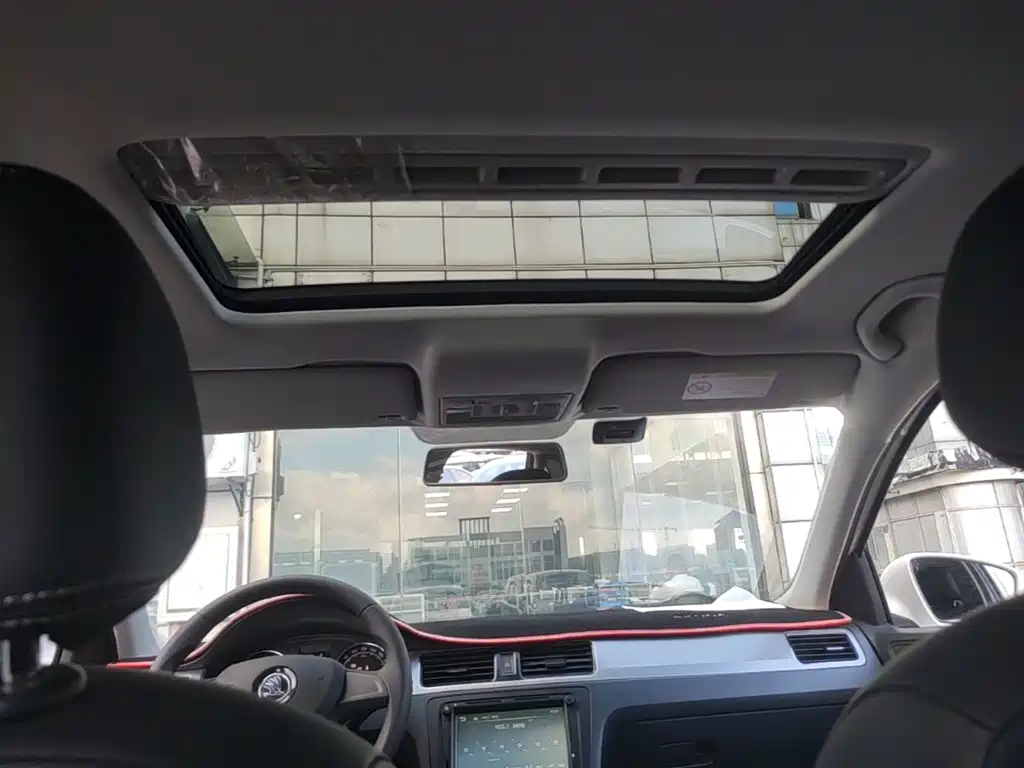 Skoda Rapid Spaceback — миниатюра 18