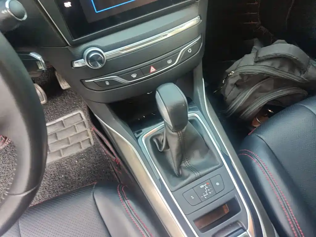 Peugeot 408 — миниатюра 14