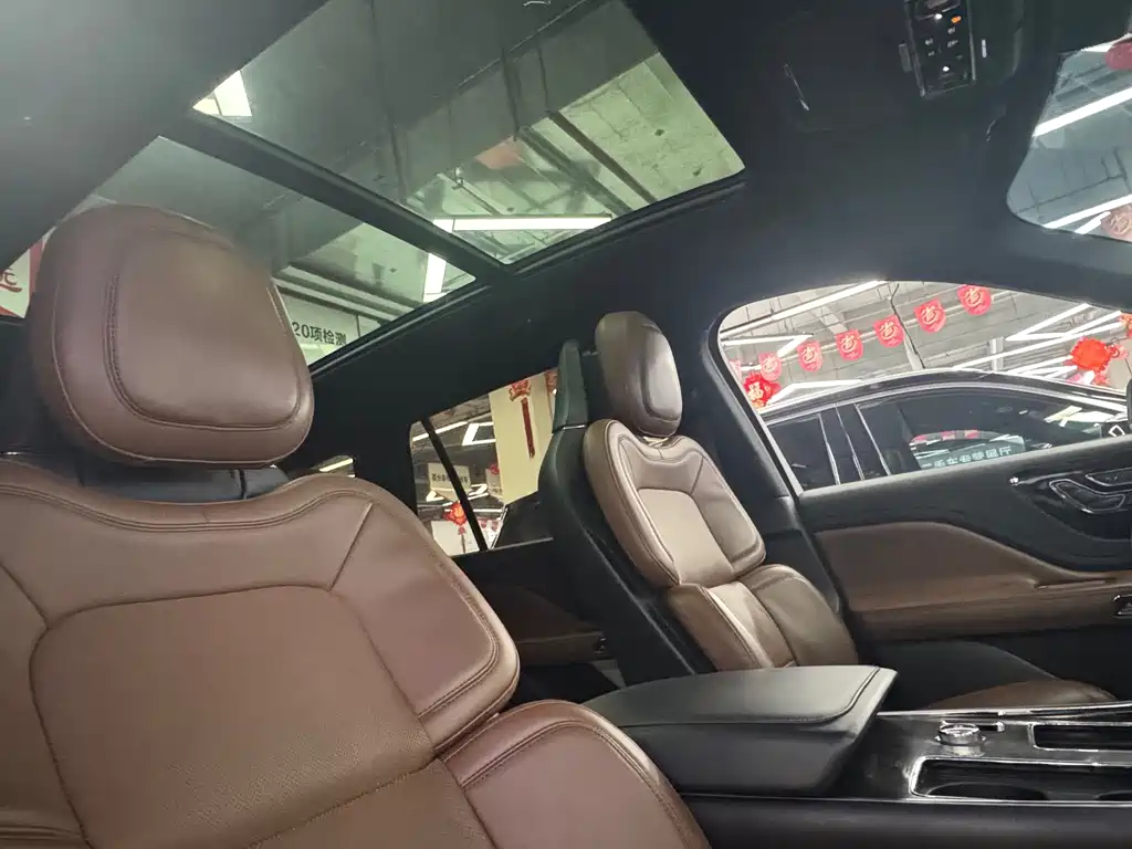 Lincoln Aviator — миниатюра 6