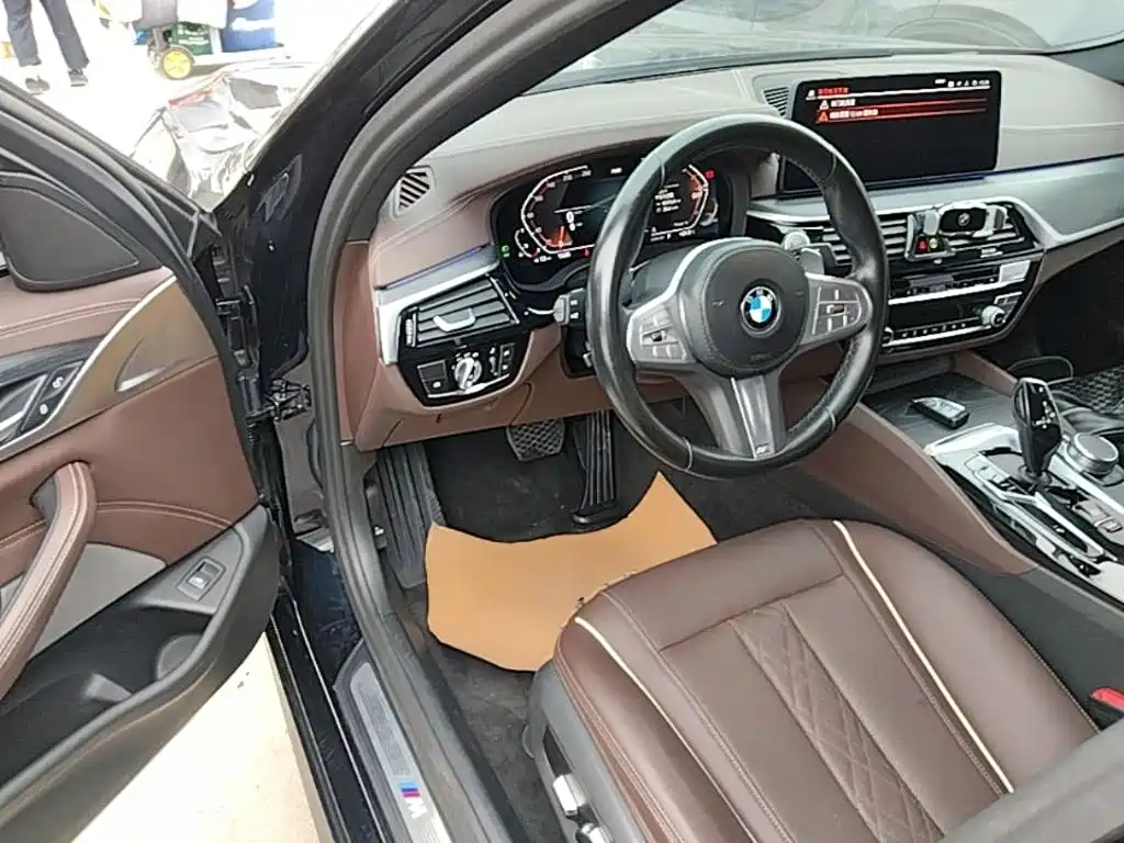 BMW 5 Series — миниатюра 16