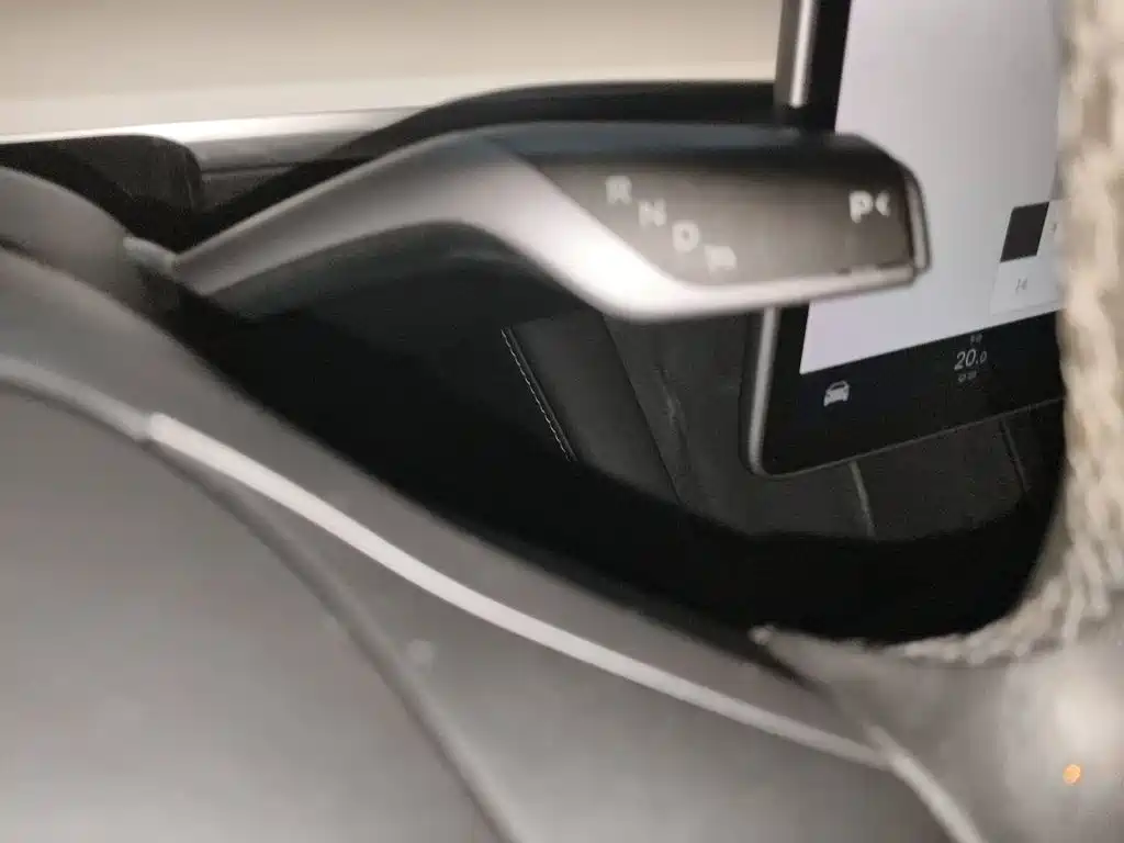 Tesla Model 3 — миниатюра 10