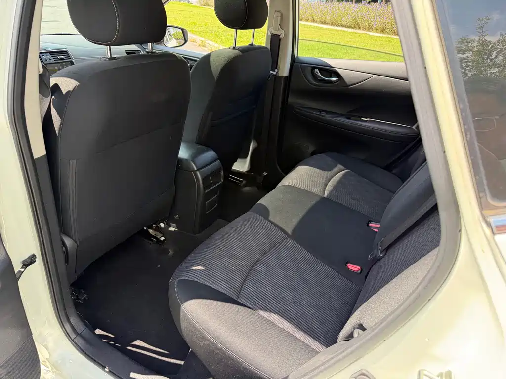 Nissan Tiida — миниатюра 10
