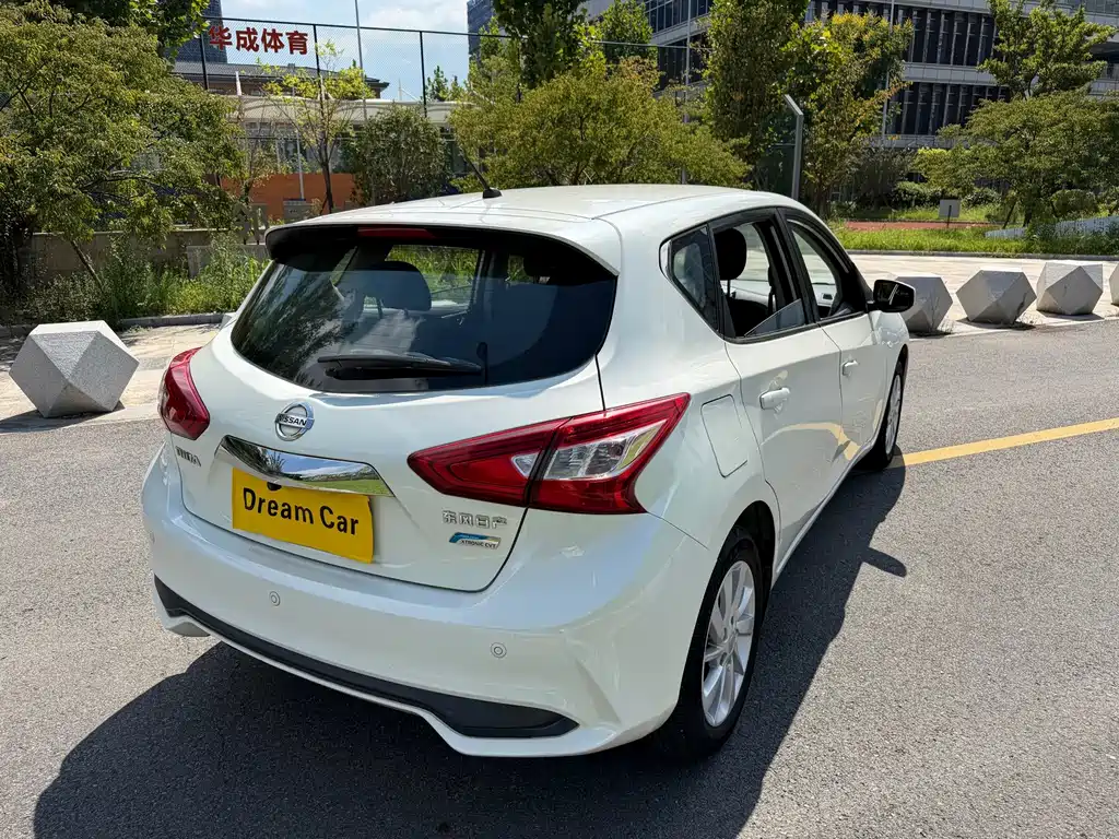 Nissan Tiida — миниатюра 4