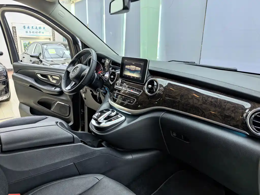 Mercedes-Benz V-Class — миниатюра 8