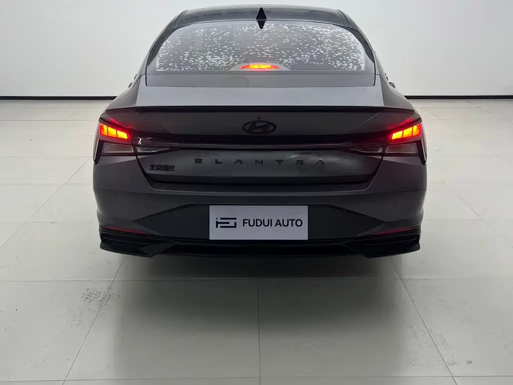 Hyundai Elantra — миниатюра 3