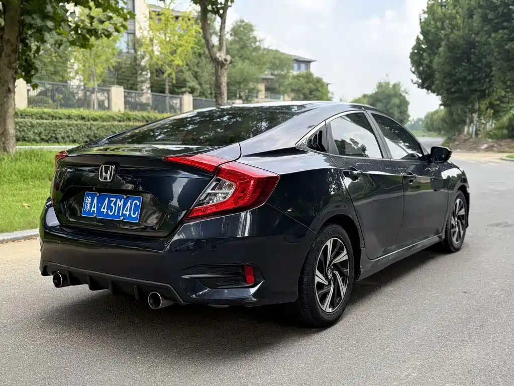 Honda Civic — миниатюра 8