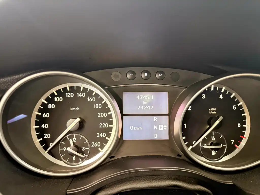 Mercedes-Benz R-Class — миниатюра 10