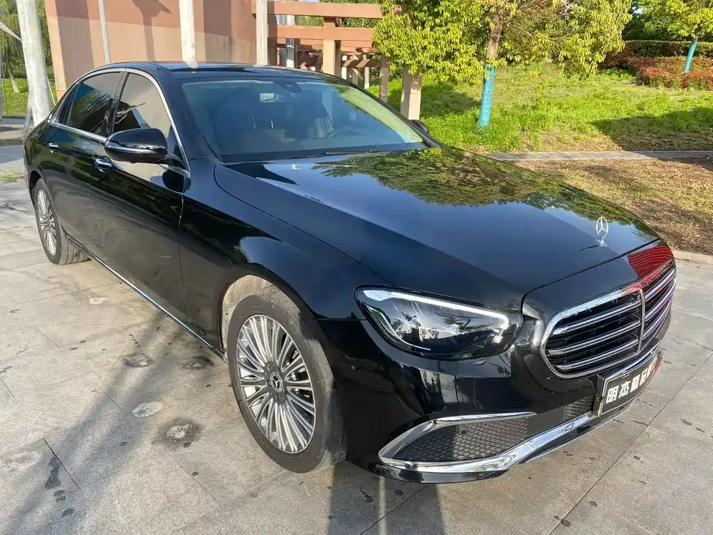 Mercedes-Benz E-Class — миниатюра 2