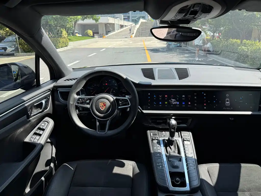 Porsche Macan — миниатюра 7