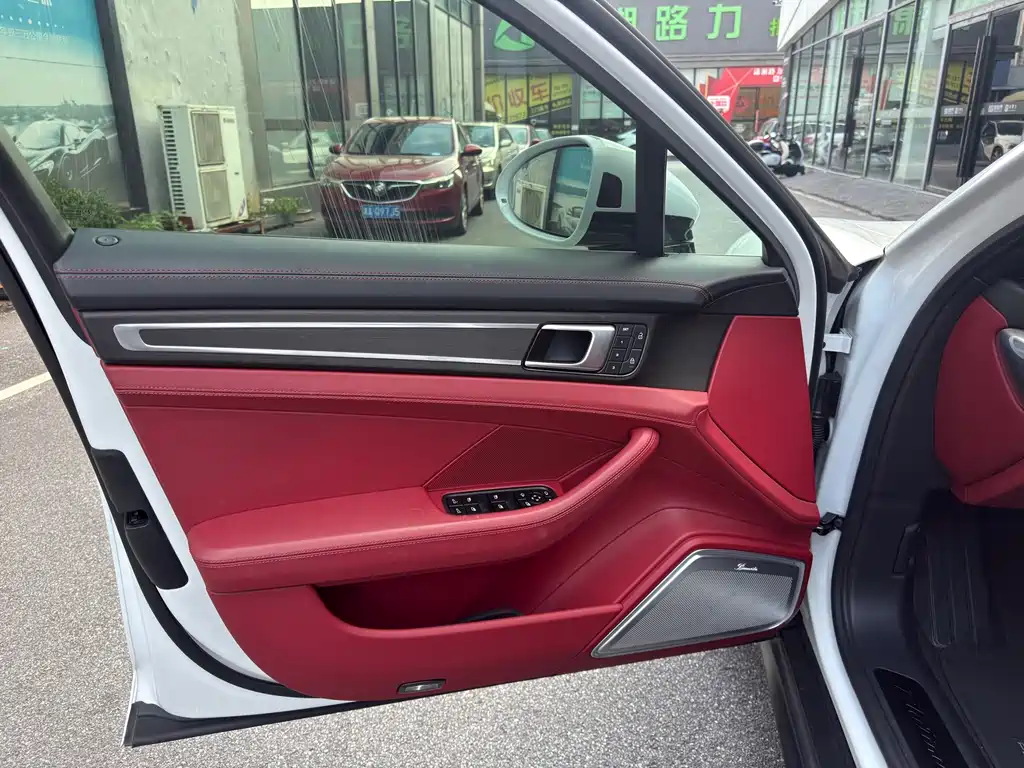 Porsche Panamera — миниатюра 9