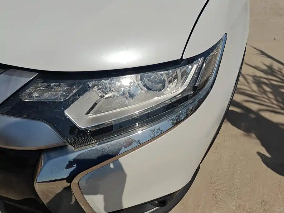 Mitsubishi Outlander — миниатюра 5