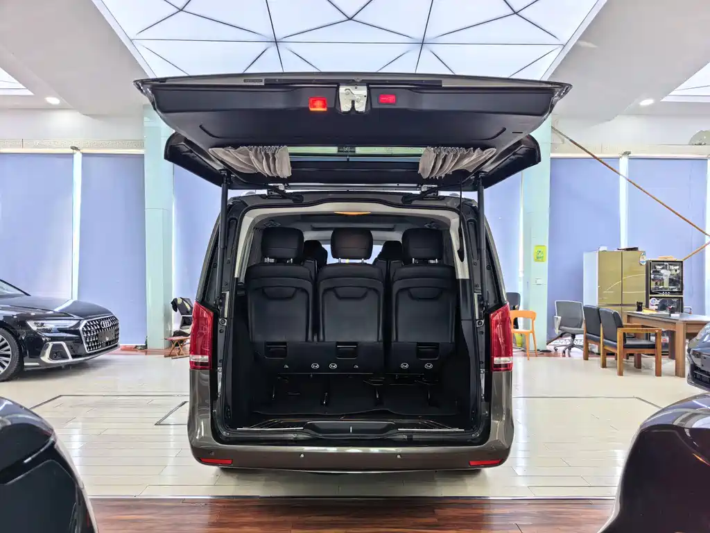 Mercedes-Benz V-Class — миниатюра 14