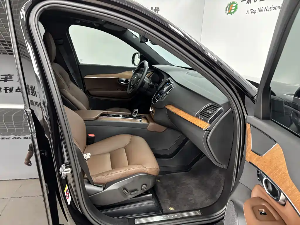 Volvo XC90 — миниатюра 23