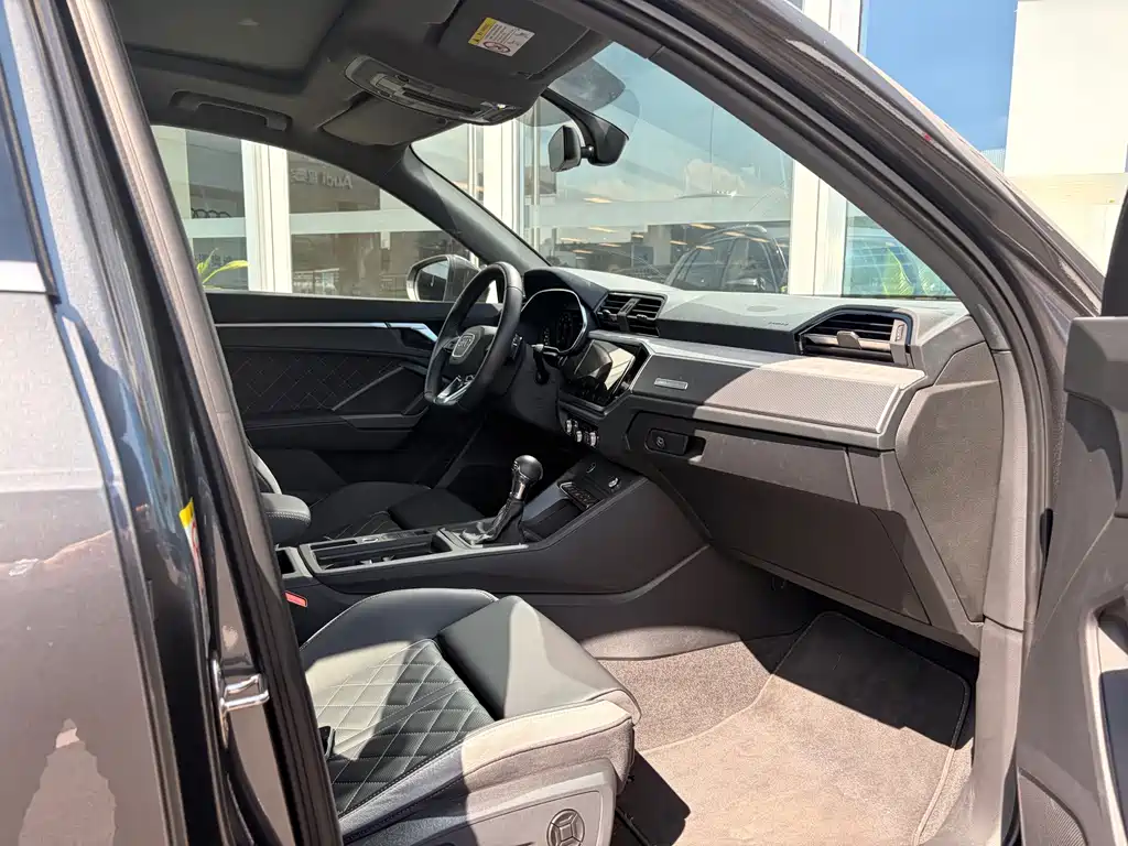 Audi Q3 — миниатюра 12