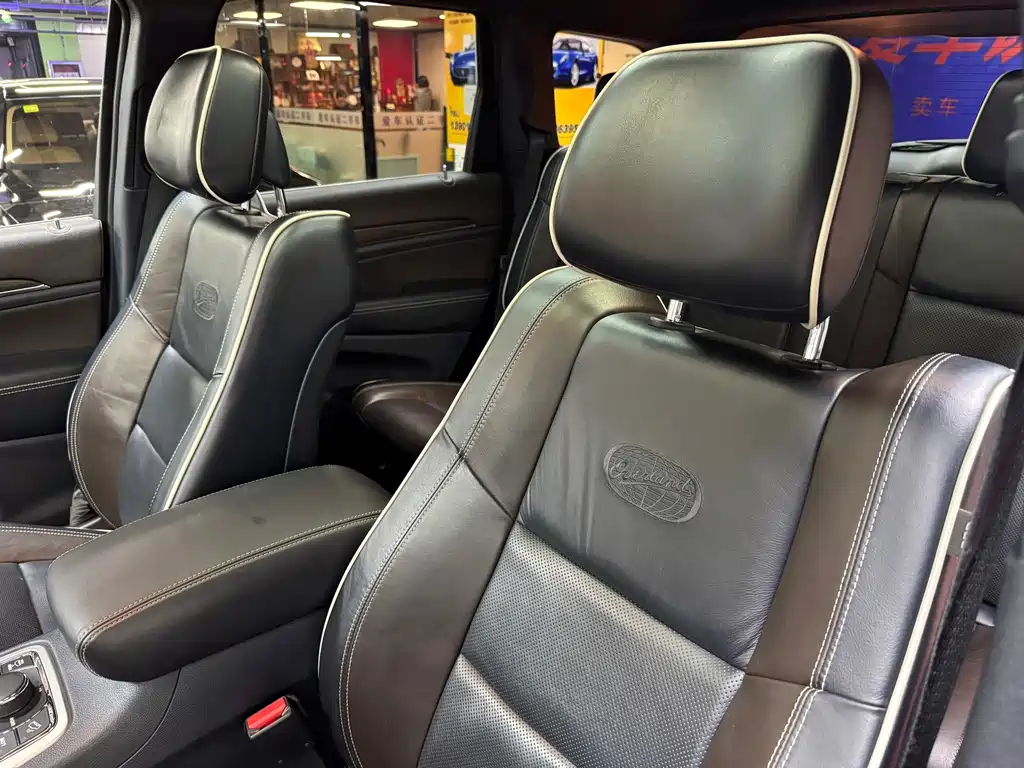 Jeep Grand Cherokee (Import) 3.6L Luxury Navigation Edition, фото 23