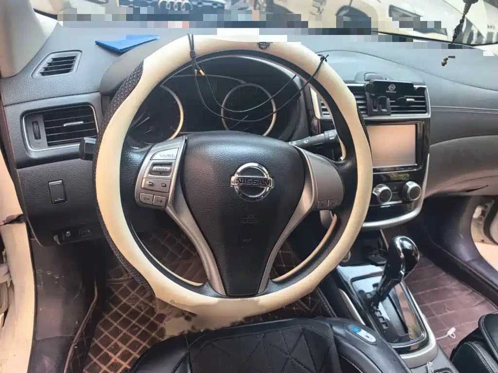 Nissan Tiida — миниатюра 3