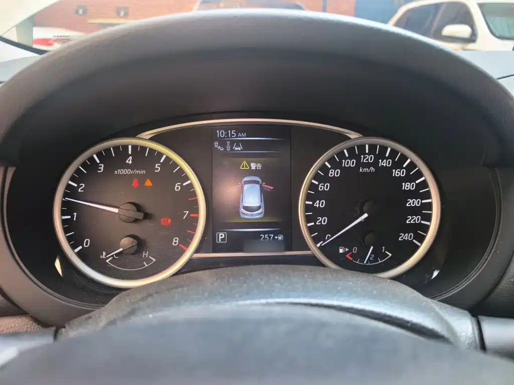 Nissan Tiida — миниатюра 4