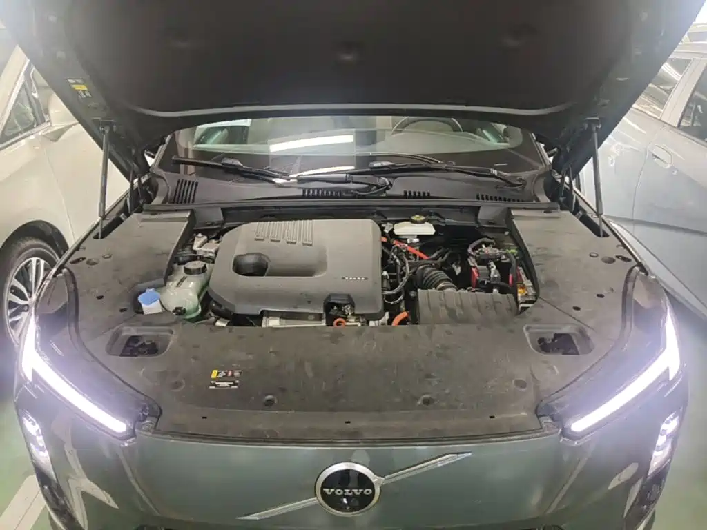 Volvo XC70 PHEV — миниатюра 20