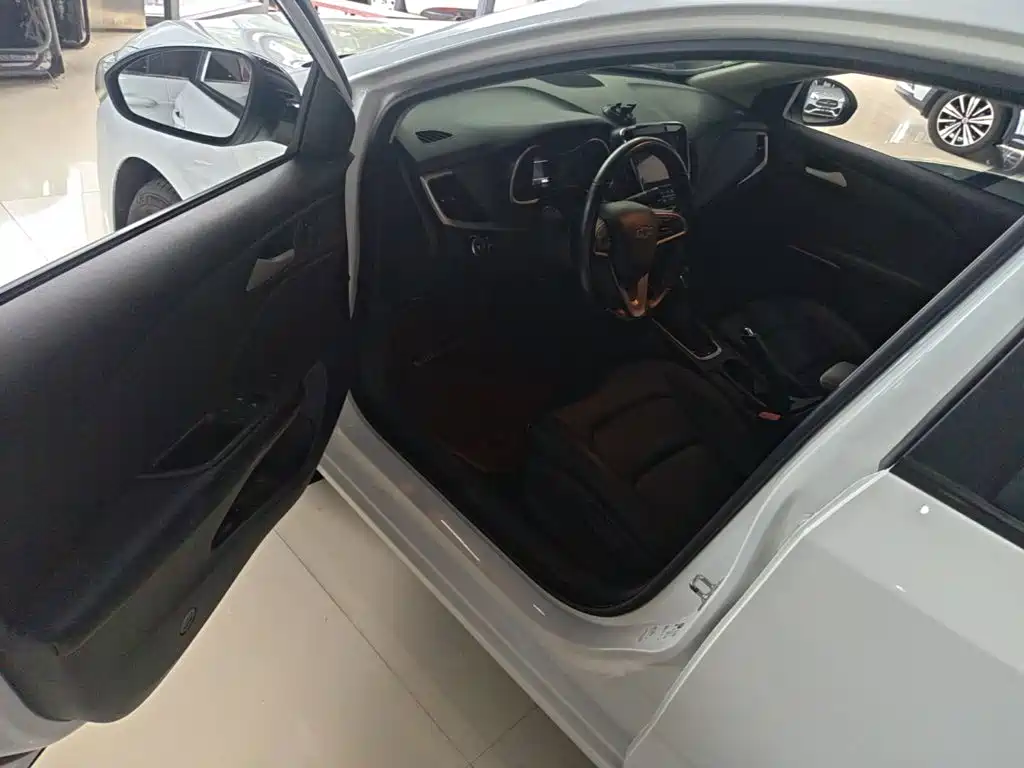 Chevrolet Monza — миниатюра 16