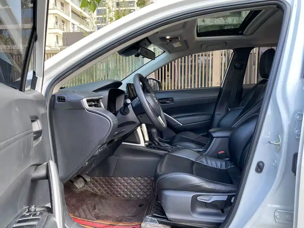 Toyota Frontlander — миниатюра 7