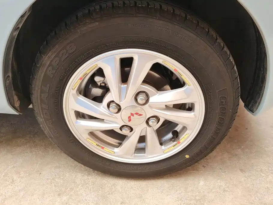 Wuling MINIEV — миниатюра 6