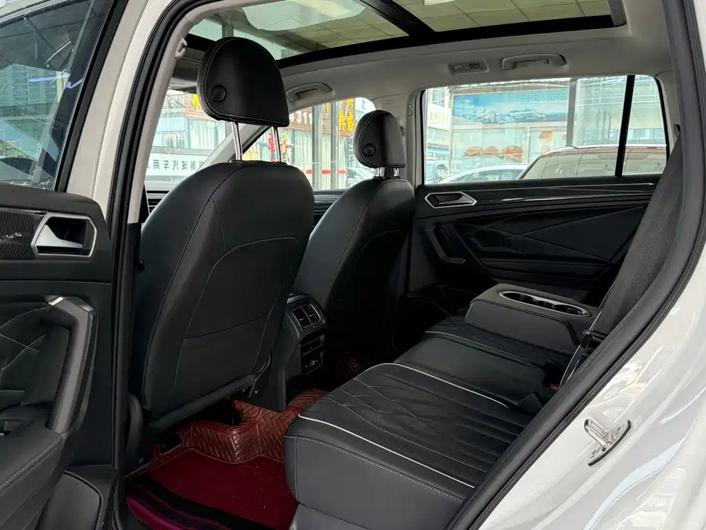 Volkswagen Tiguan L — миниатюра 6
