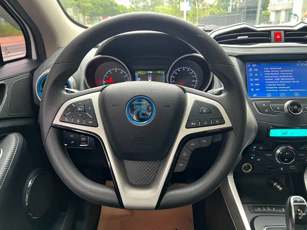 BYD Yuan EV — миниатюра 9