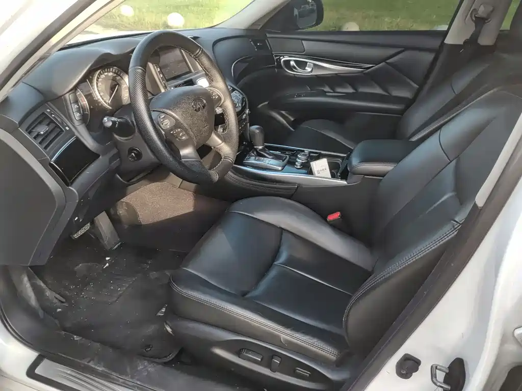 Infiniti Q70 — миниатюра 11