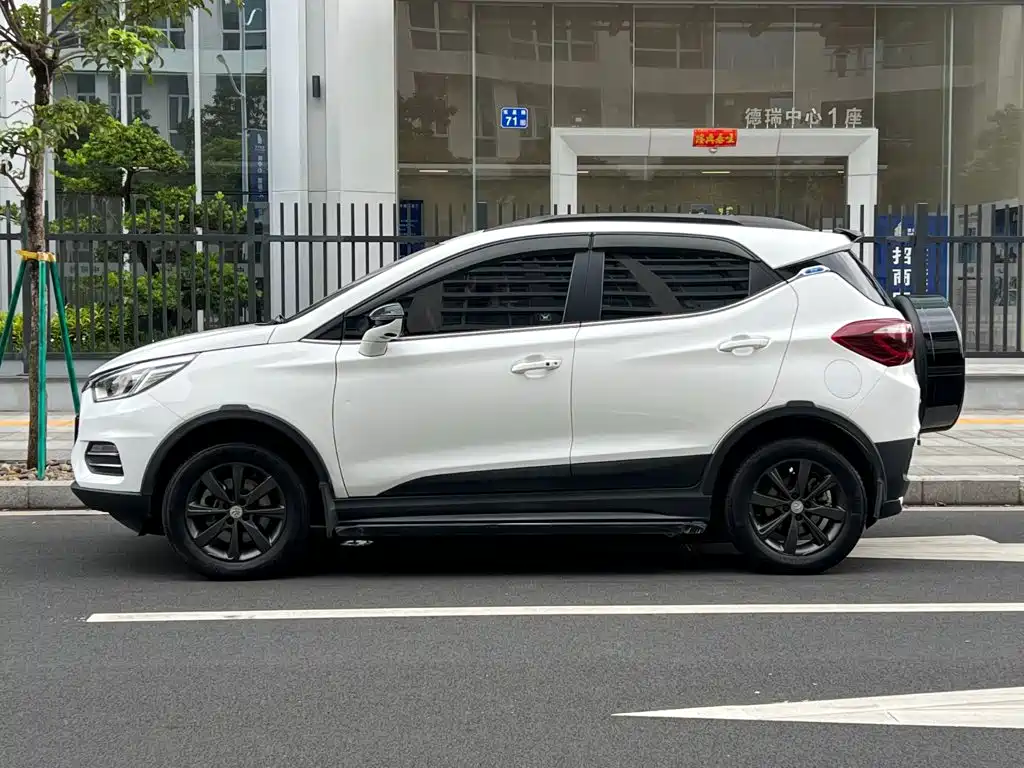 BYD Yuan EV — миниатюра 26