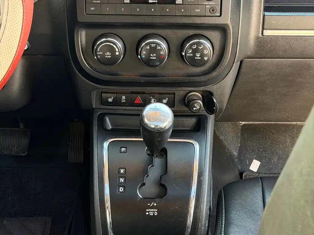 Jeep Compass (Import) — миниатюра 15