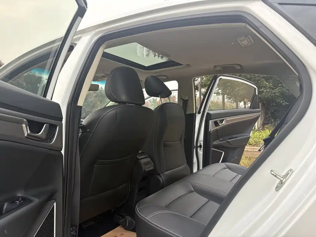 Geely Emgrand GL — миниатюра 12