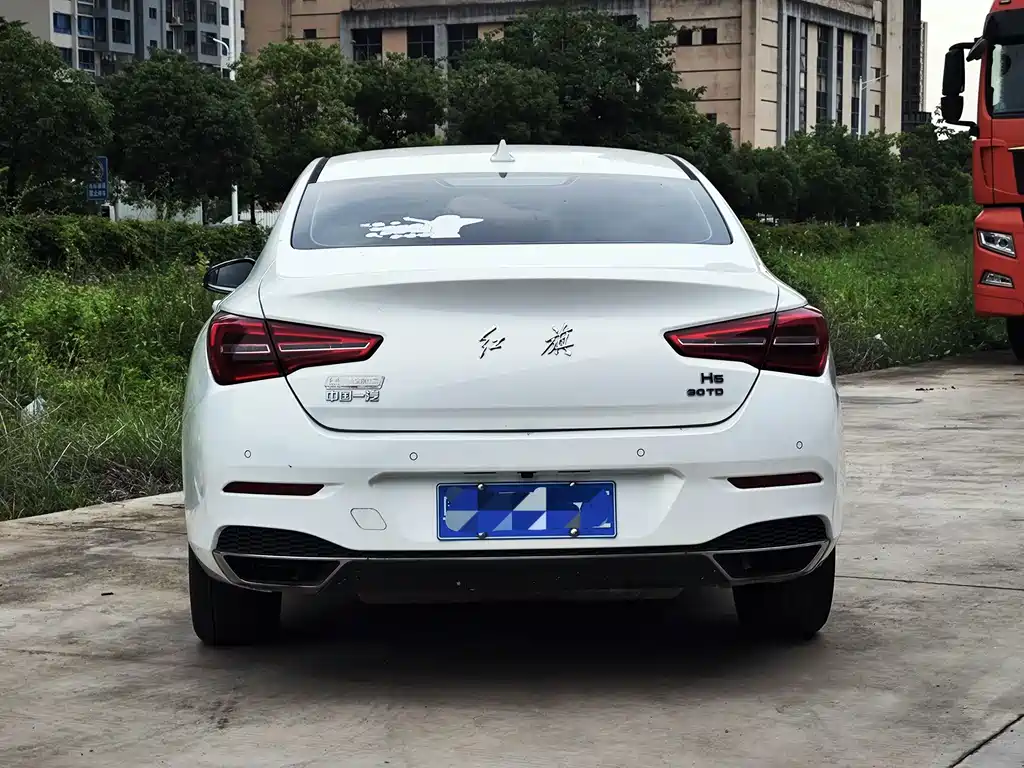 Hongqi Hongqi H5 — миниатюра 4
