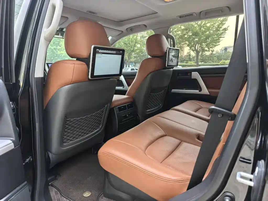 Toyota Land Cruiser — миниатюра 9